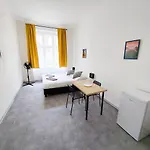 Fantastický V Praze Na Letné B3 Praha