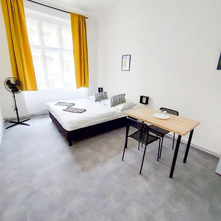 Rum i privatbostad Fantasticky V Praze Na Letne B3 Prag