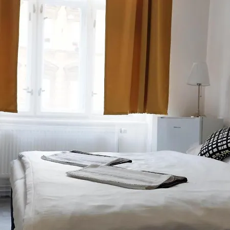 Quarto em Acomodações Particulares Fantasticky V Praze Na Letne B3