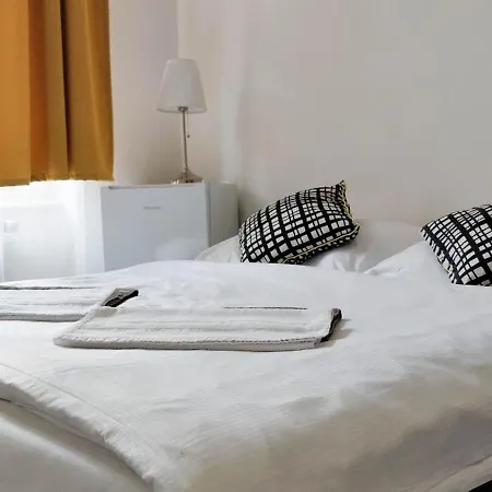 Quarto em Acomodações Particulares Fantasticky V Praze Na Letne B3