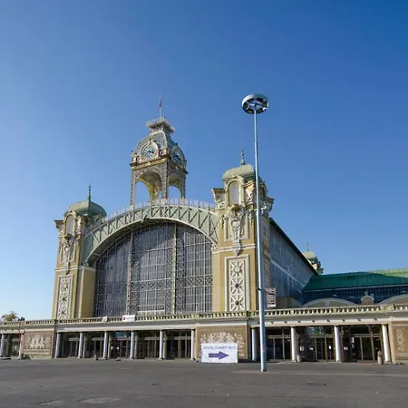 Fantasticky V Praze Na Letne B3 Δωμάτια σε οικογενειακή κατοικία *