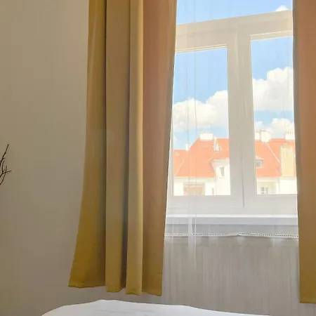 Quarto em Acomodações Particulares Fantasticky V Praze Na Letne B3 *