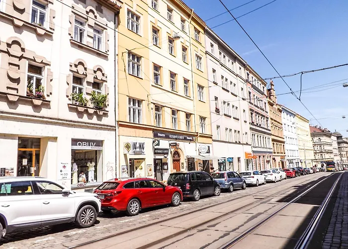 Fantastický V Praze Na Letné B3 Prague